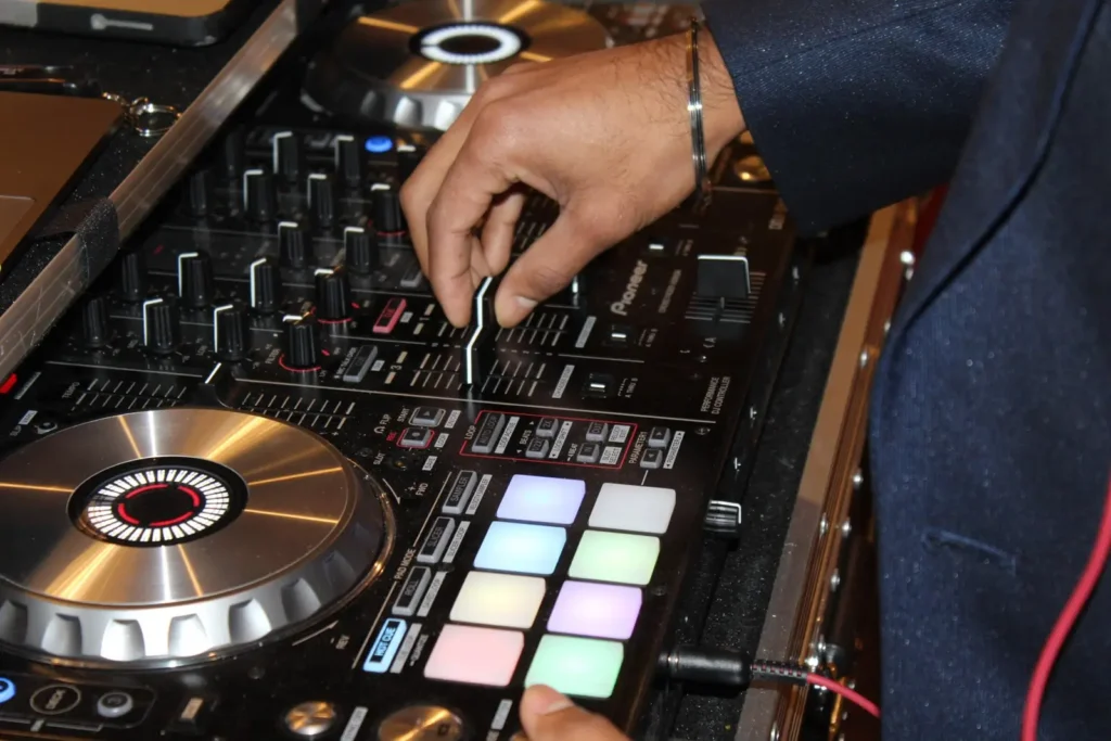 dj-1